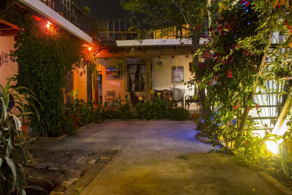 Dionisio Inn Antigua Exteriér fotografie